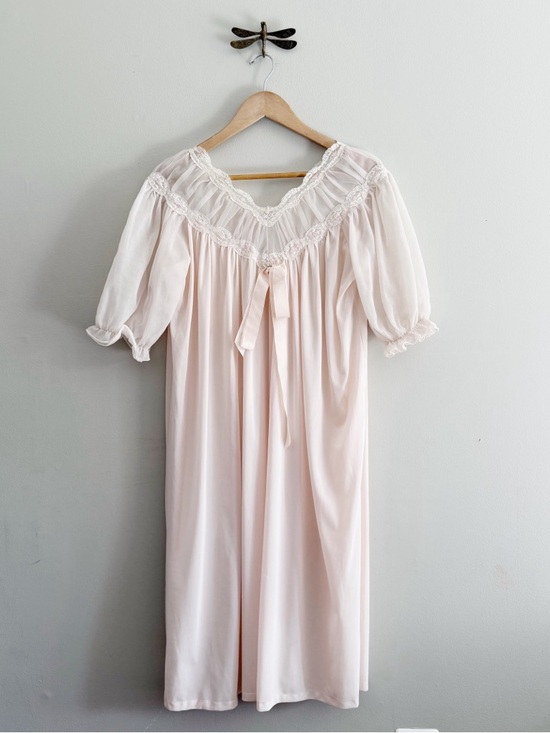 Vintage Other - Vintage Coquette Pale Pink Puff Sleeve Nightgown